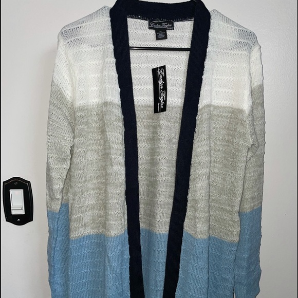 Colorblock Long Cardigan Sweater - Picture 3 of 10